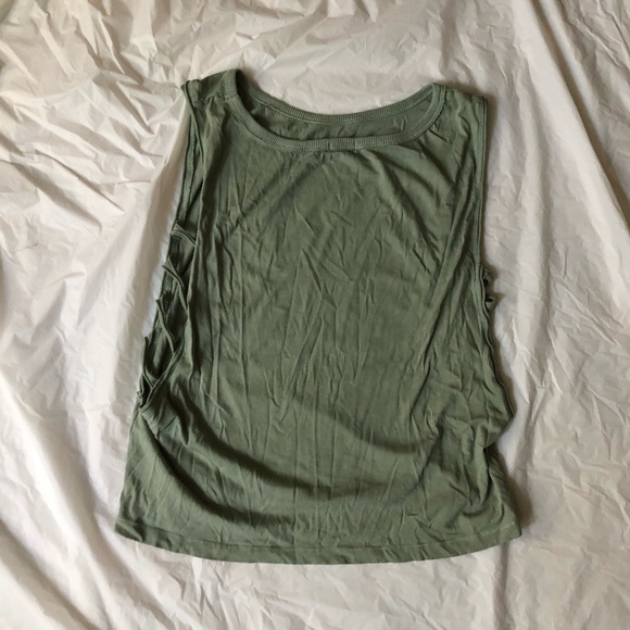 💥Super Sale💥 NWOT Hellonite Sunday Funday Tank Sleeveless Caged Sides/open - Picture 4 of 4